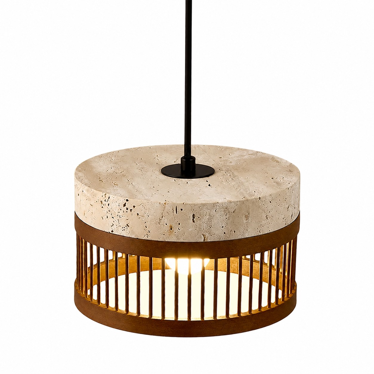 Détail de la texture du travertin et de l'abat-jour en bois du pendentif