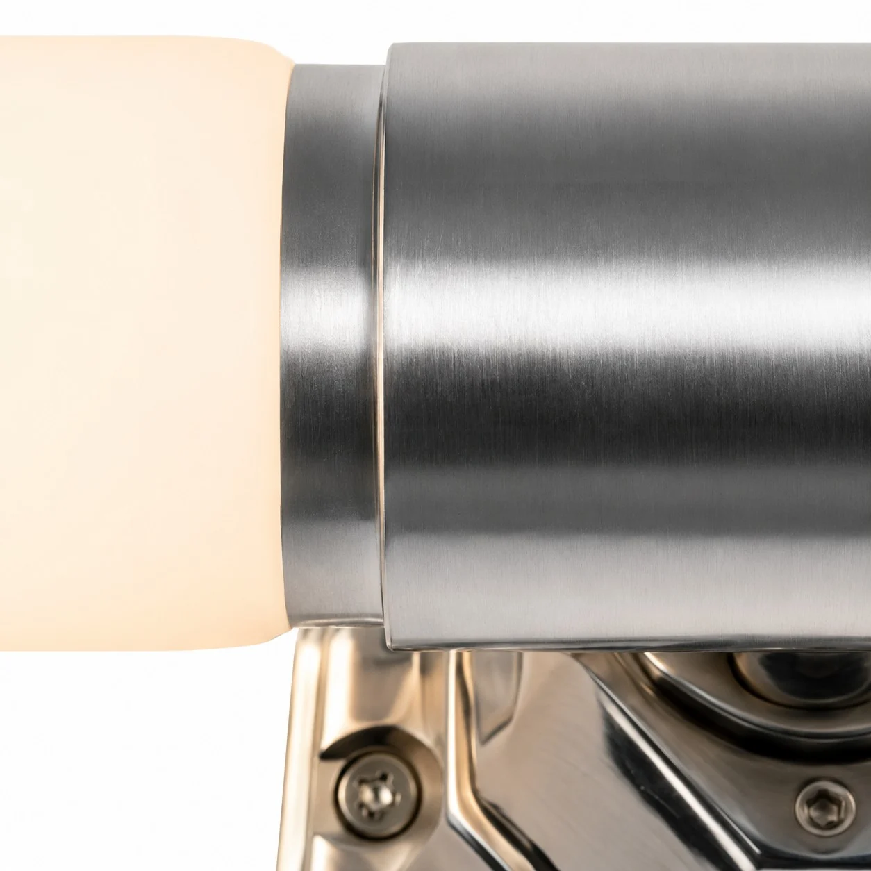 Montmartre wall light detail and room view